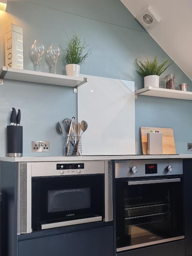 The Bunker-Luxe Central Falmouth Getaway With Stunning Sea Views Bagian luar foto