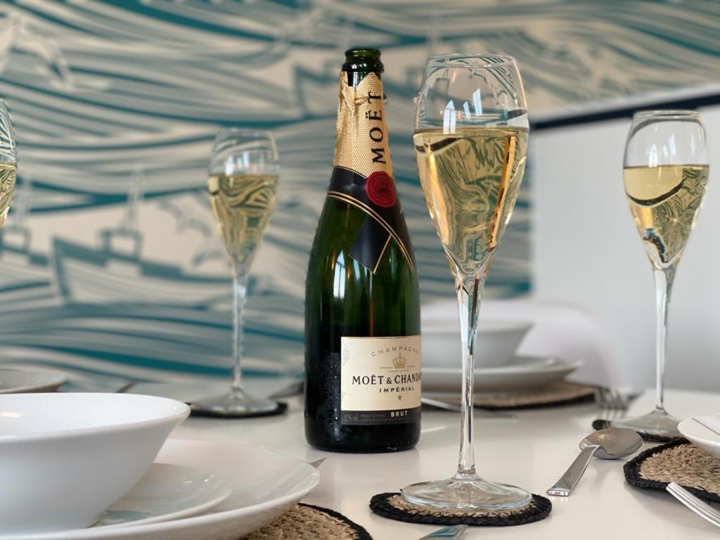 The Bunker-Luxe Central Falmouth Getaway With Stunning Sea Views Bagian luar foto