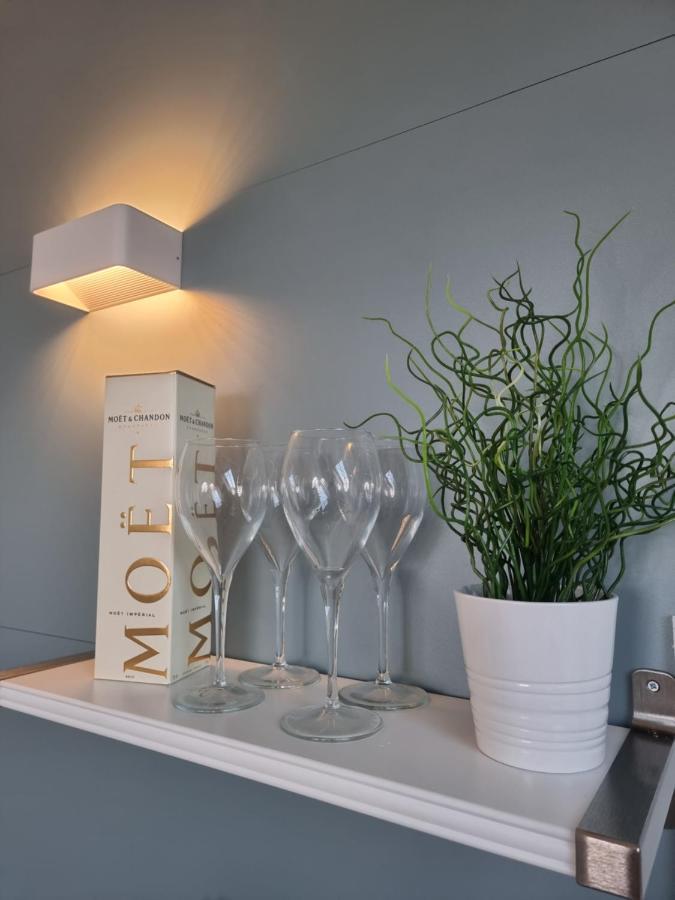 The Bunker-Luxe Central Falmouth Getaway With Stunning Sea Views Bagian luar foto