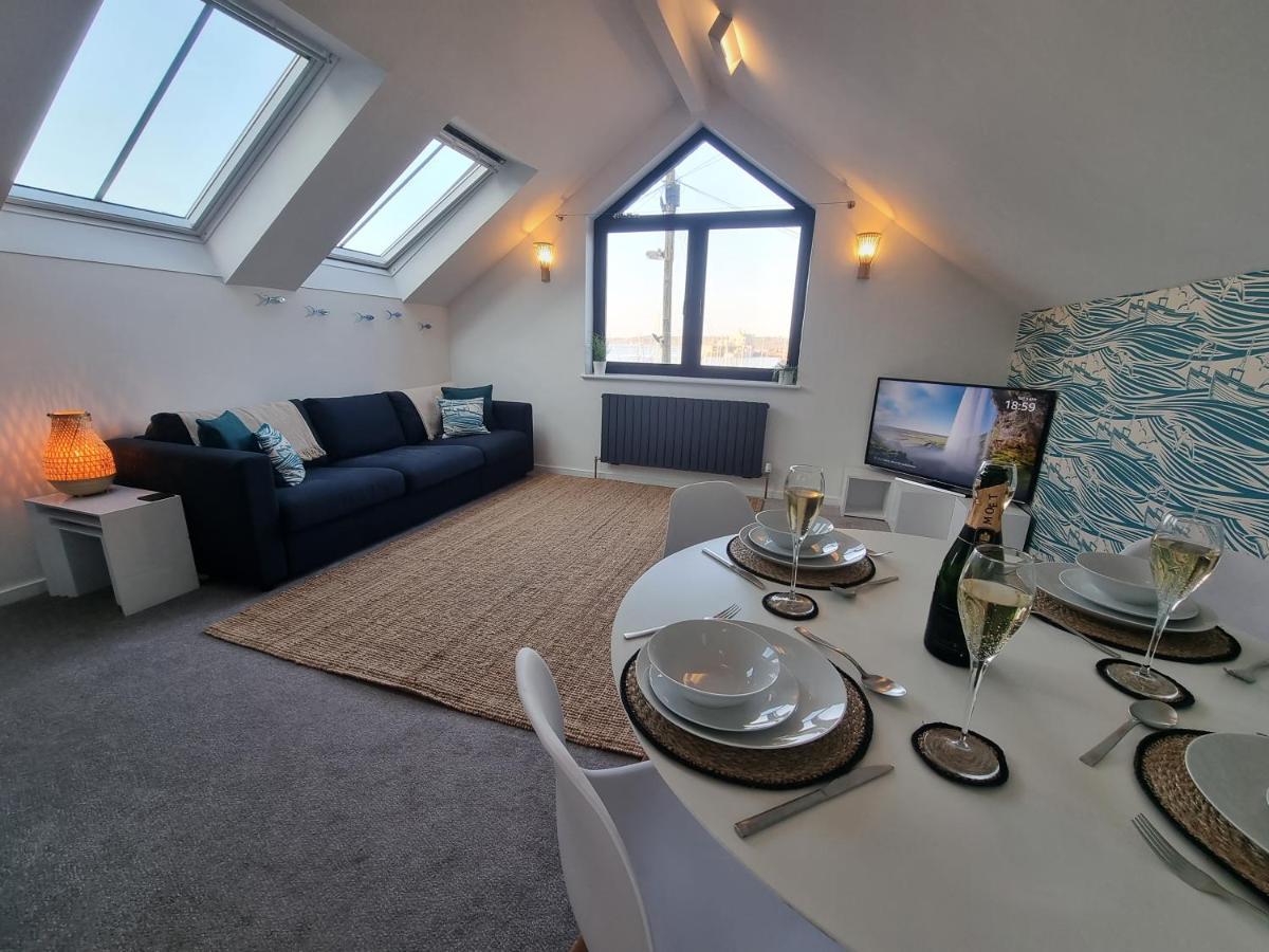The Bunker-Luxe Central Falmouth Getaway With Stunning Sea Views Bagian luar foto
