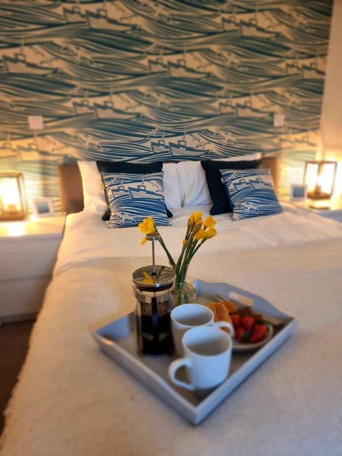 The Bunker-Luxe Central Falmouth Getaway With Stunning Sea Views Bagian luar foto